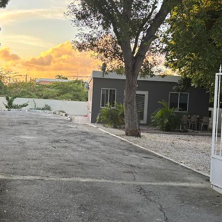 Advantage Apartments Curacao Willemstad Esterno foto