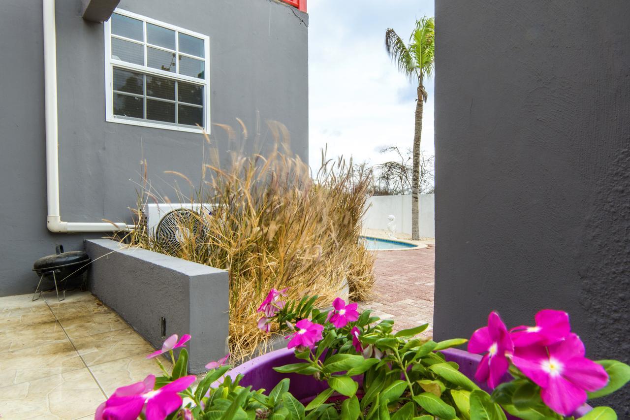 Advantage Apartments Curacao Willemstad Esterno foto
